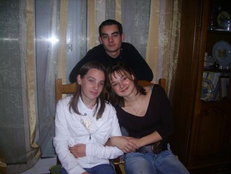 les trois